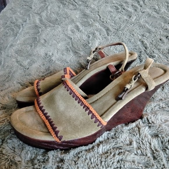 AEROSOLES LODGE SUEDE SANDALS SZ 6.5 - Picture 2 of 7